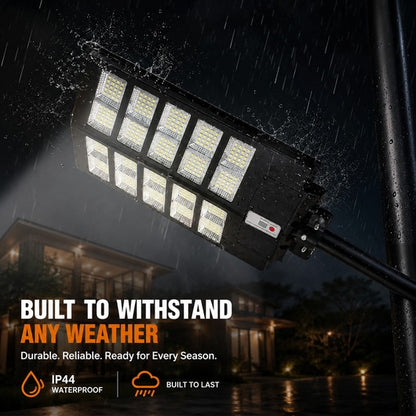 Brankson™ Industrial Size Solar Street Light