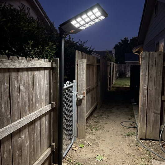 Brankson™ Industrial Size Solar Street Light